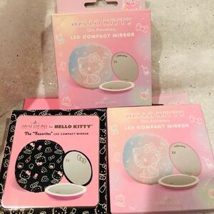 Hello Kitty compact LED mirror